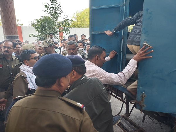 - जहरीली शराब पीने से 24 लोगों की हो गई थी मृत्यु