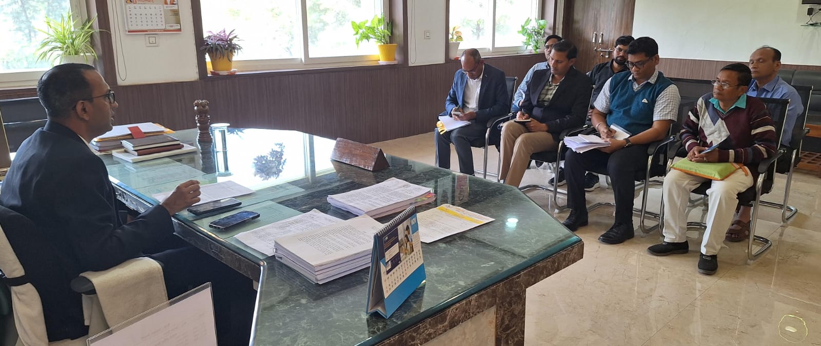 कोरबा : पारदर्शिता के साथ हो धान खरीदी की प्रक्रिया-कलेक्टर अजीत वसंत