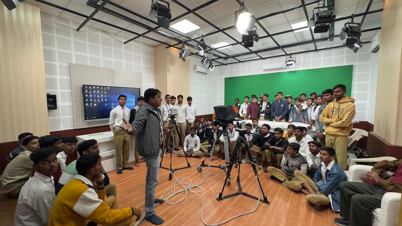 सीएसजेएमयू में जीआईसी उन्नाव के 117 छात्र-छात्राओं ने उच्च शिक्षा प्रणाली का किया भ्रमण सीएसजेएमयू में जीआईसी उन्नाव के 117 छात्र-छात्राओं ने उच्च शिक्षा प्रणाली का किया भ्रमण