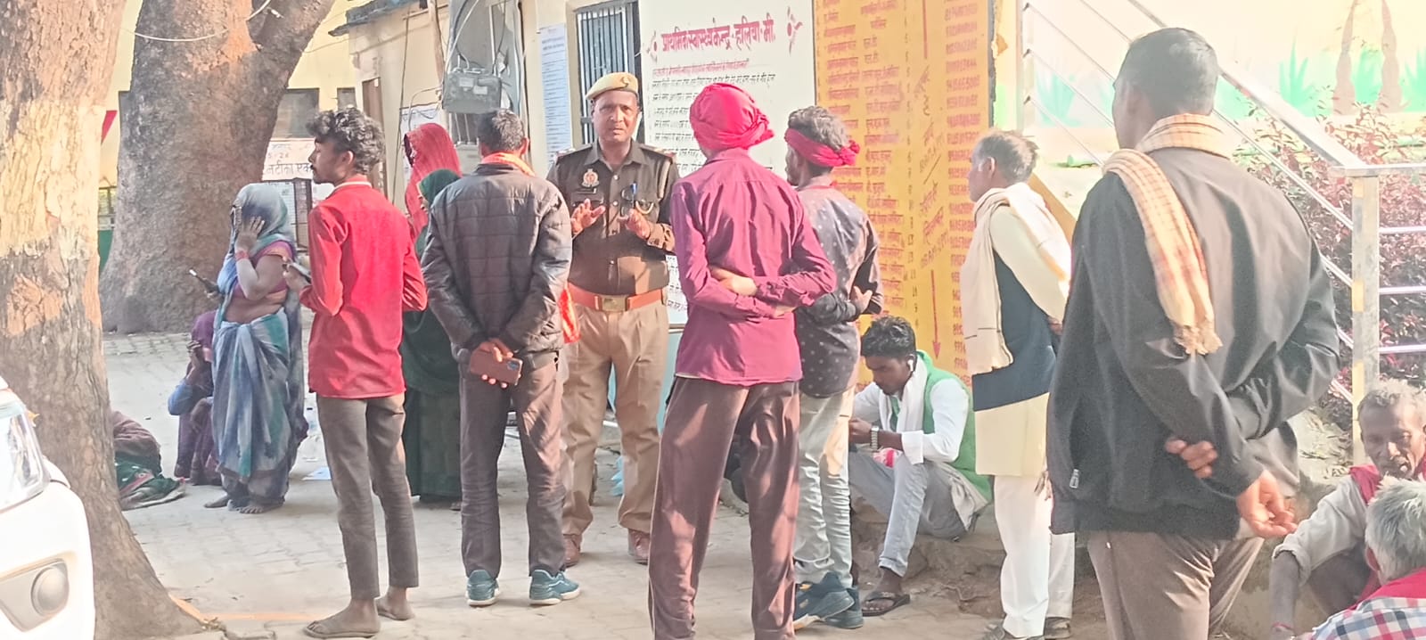 मौके पर पहुंची पुलिस जांच में जुटी।