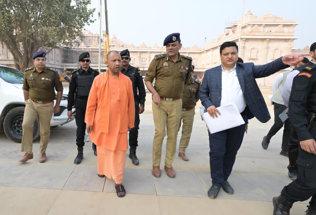 मुख्यमंत्री ने जाना मंदिर निर्माण की प्रगति का हाल मुख्यमंत्री ने जाना मंदिर निर्माण की प्रगति का हाल