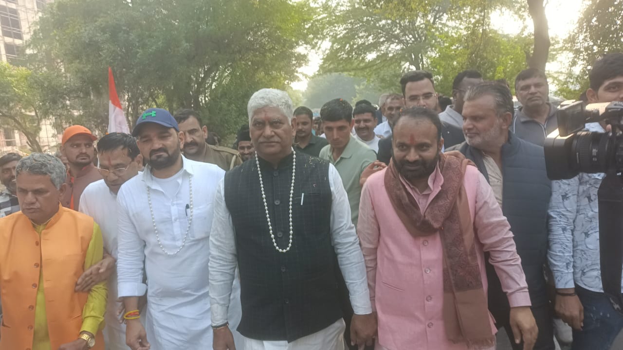 एकता यात्रा में शामिल विधायक और मंत्री एकता यात्रा में शामिल विधायक और मंत्री