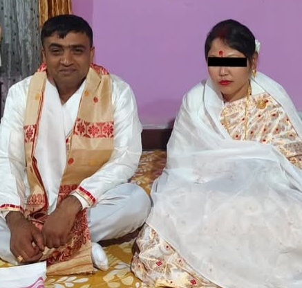 तमृ अध्यापिका अपने पति के साथ