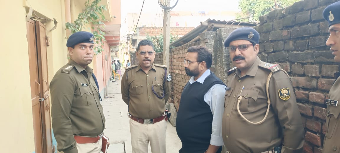 घटनास्थल पर ए एसपी, थानाध्यक्ष व एस एफ एल प्रभारी