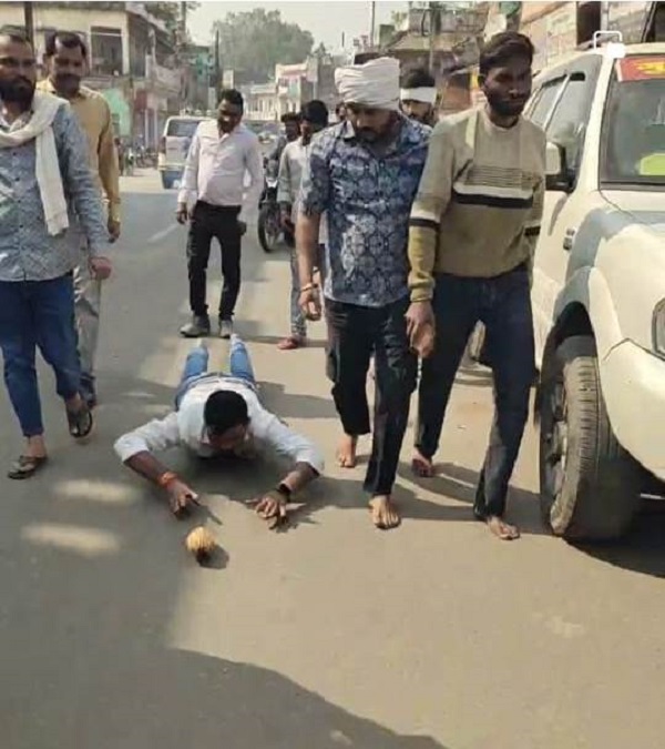 श्योपुर: मुआवजा को लेकर श्योपुर में किसान नेताओं ने लगाई दंडवत श्योपुर: मुआवजा को लेकर श्योपुर में किसान नेताओं ने लगाई दंडवत