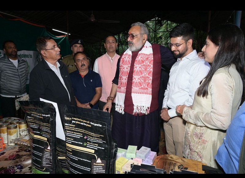 केन्द्रीय मंत्री गिरिराज सिंह ने जबलपुर में देखी बैम्बू की खेती