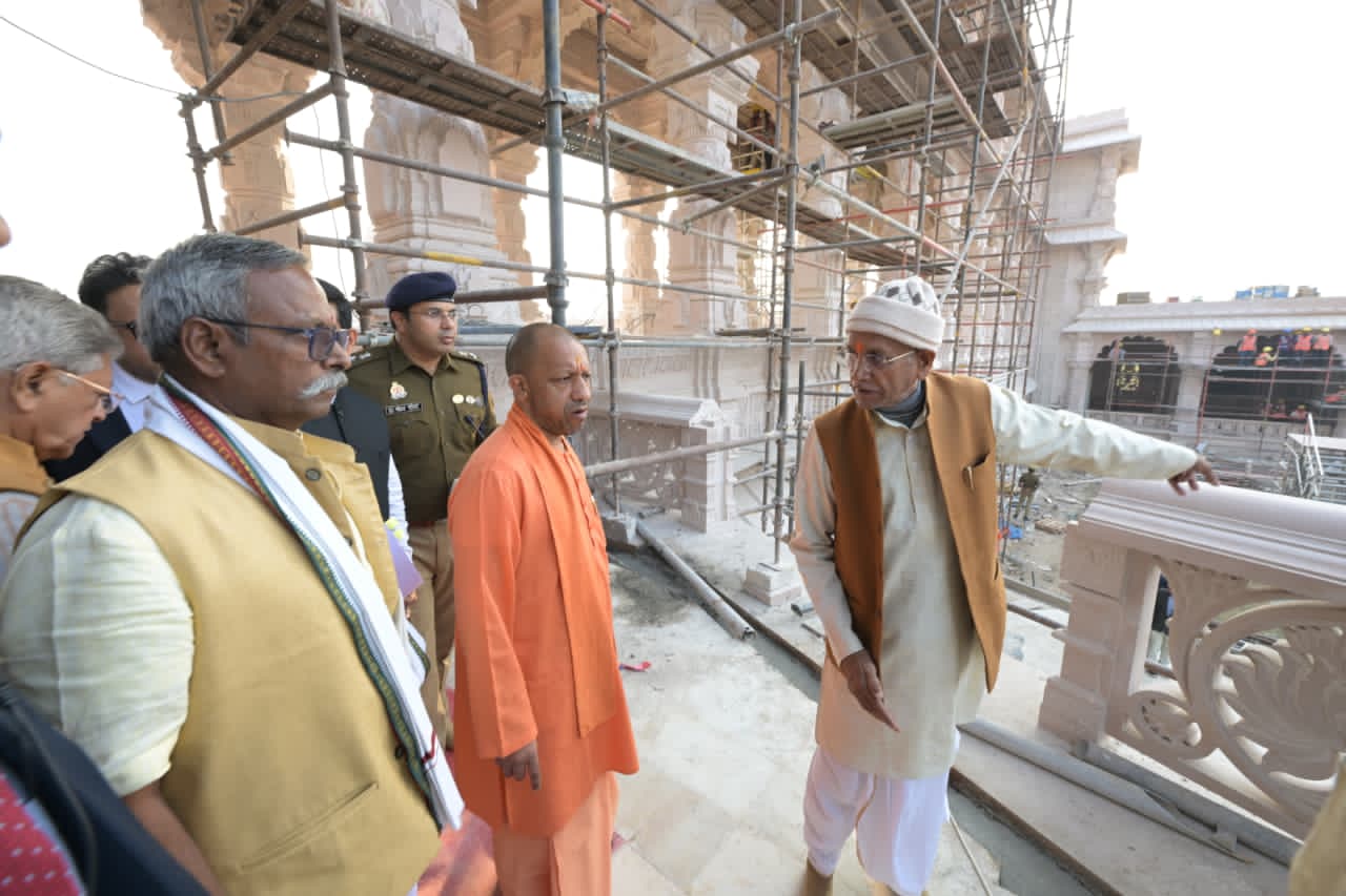 मुख्यमंत्री ने जाना मंदिर निर्माण की प्रगति का हाल मुख्यमंत्री ने जाना मंदिर निर्माण की प्रगति का हाल