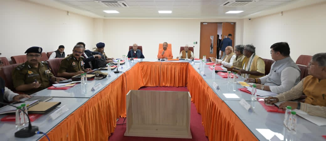 उच्चस्तरीय समीक्षा बैठक में उपस्थित मुख्यमंत्री उच्चस्तरीय समीक्षा बैठक में उपस्थित मुख्यमंत्री