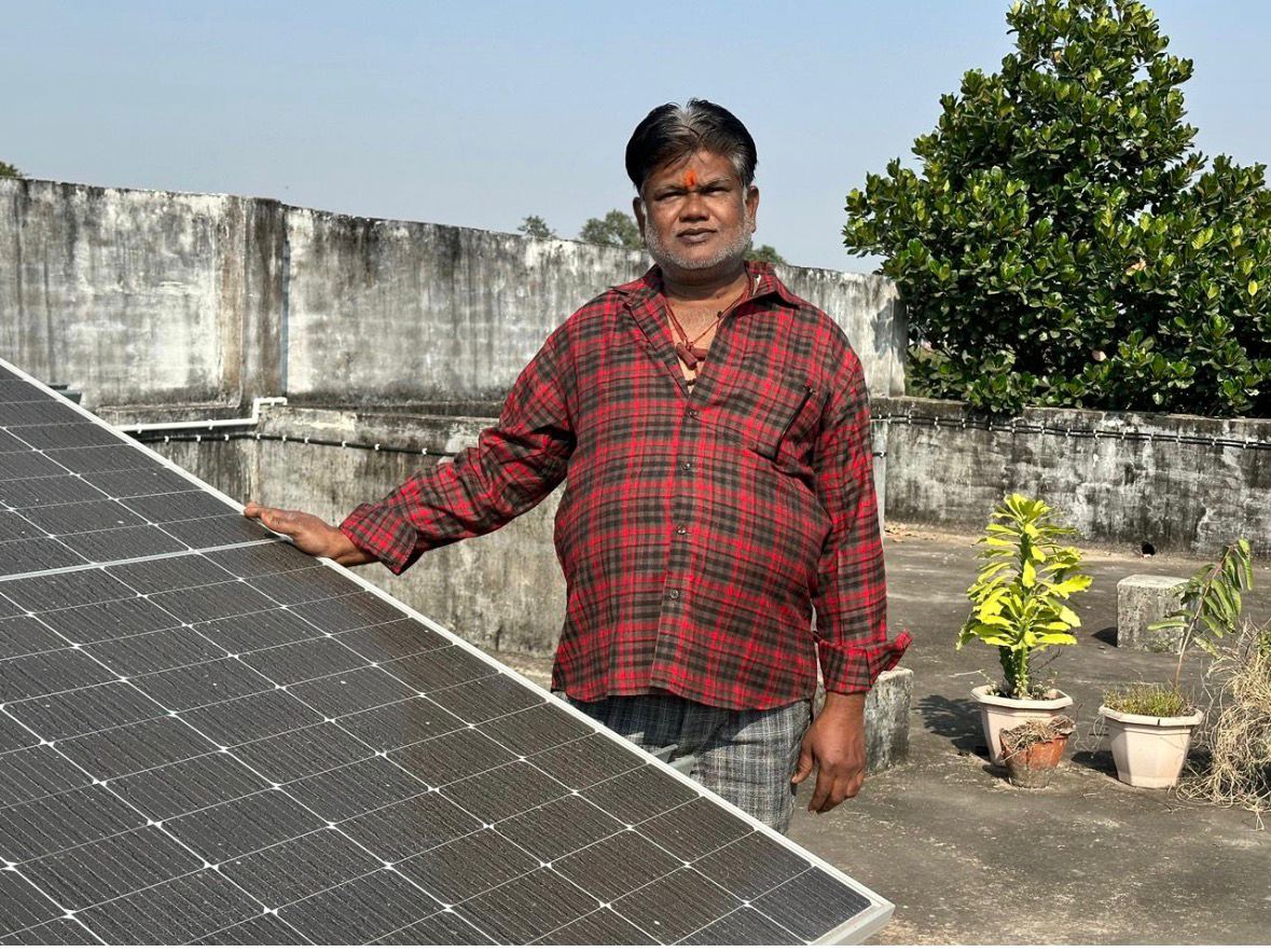 घर की छत में लगा सोलर सिस्टम। फाईल फोटो