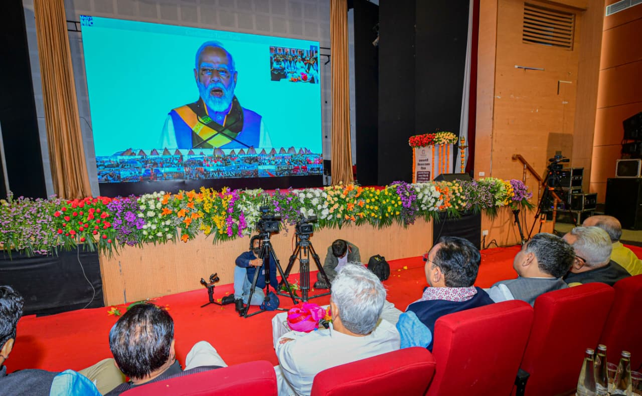 प्रधानमंत्री ने की किसान सम्मान निधि  कार्यक्रम।