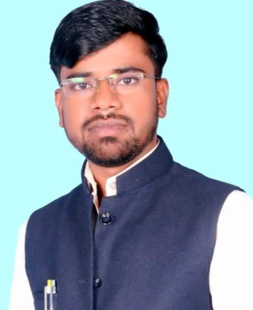 जिला बदर जिला पंचायत सदस्य राजेंद्र भारती की फोटो