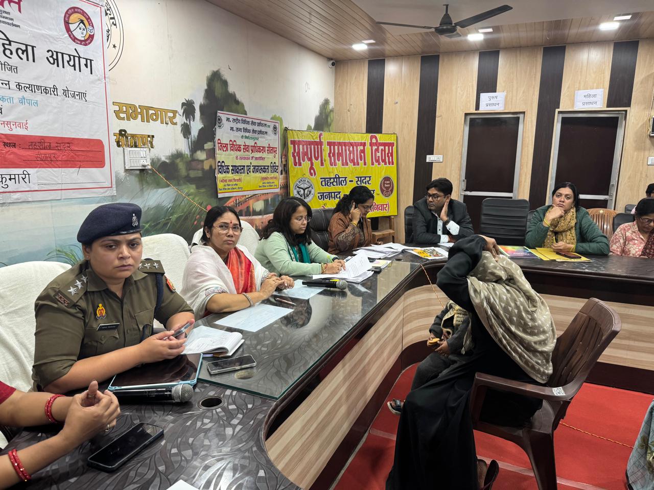 सुनवाई के दौरान मौजूद महिलाएं