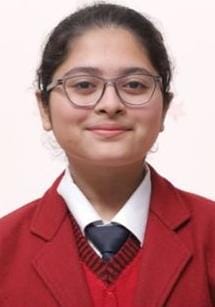 सीएल गुप्ता वर्ल्ड स्कूल मुरादाबाद की कक्षा नौ की छात्रा 15 वर्षीय दिव्यांशी अग्रवाल . ?b