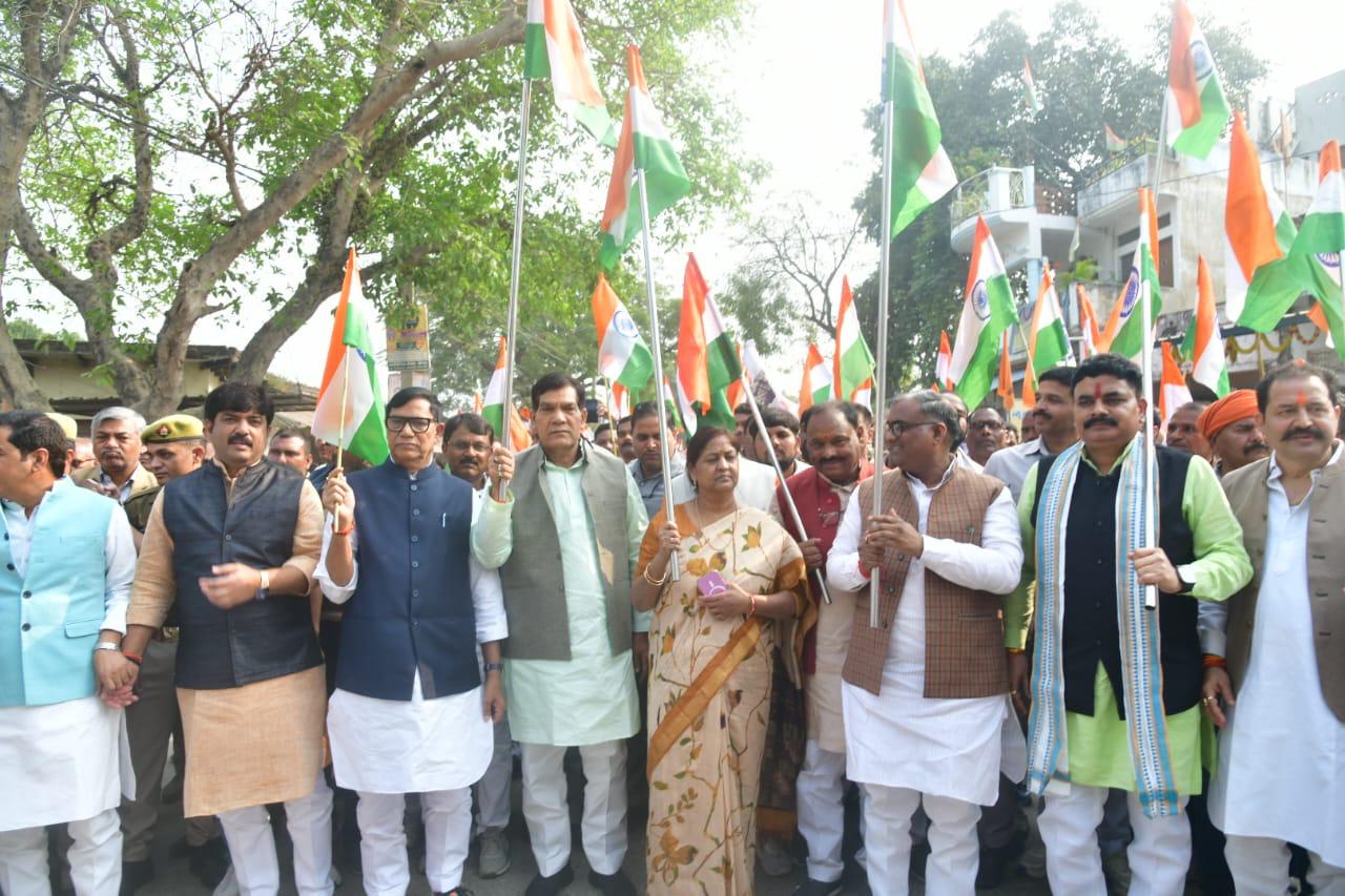 तिरंगा यात्रा में शामिल प्रभारी मंत्री ए के शर्मा