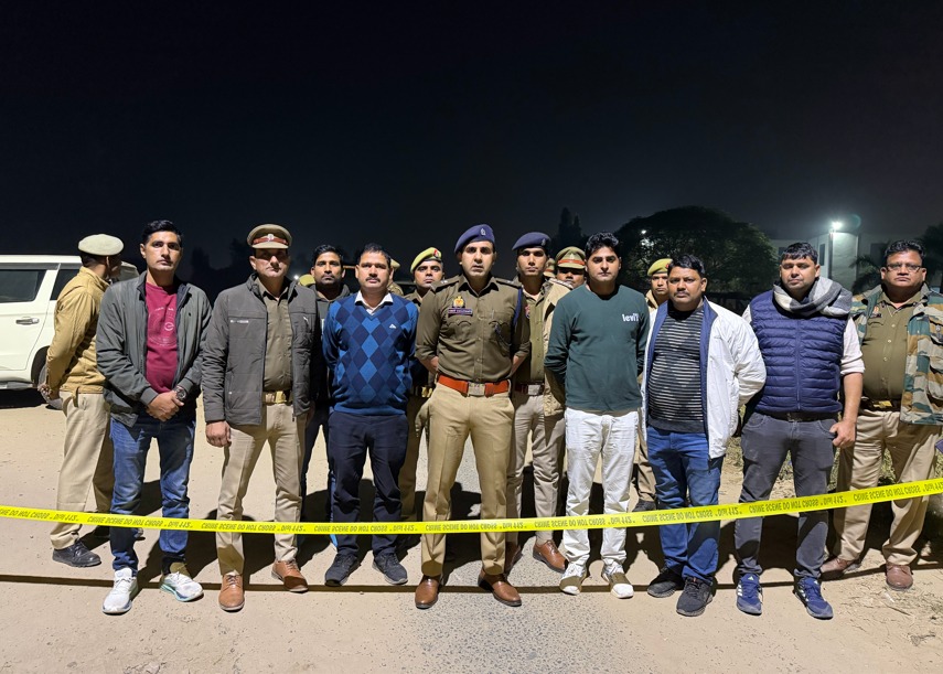 मौके पर मौजूद पुलिस