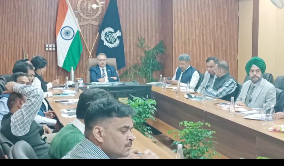 आतंकवादी घटनाओं पर सतर्कता के लिए बोले: डीजीपी आतंकवादी घटनाओं पर सतर्कता के लिए बोले: डीजीपी