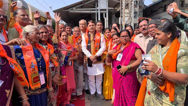 भारत गौरव स्पेशल ट्रेन राजनांदगांव से अयोध्या धाम रवाना