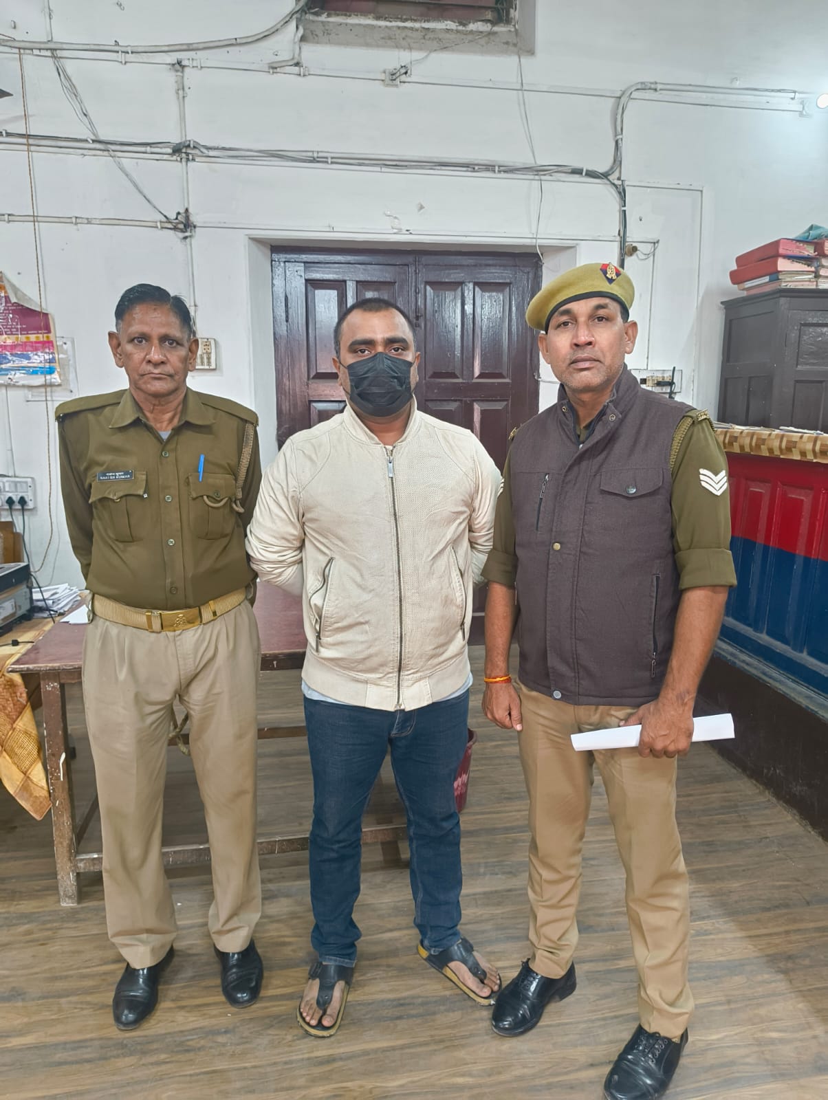 पुलिस की गिरफ्त में आरोपित जैन कालिया