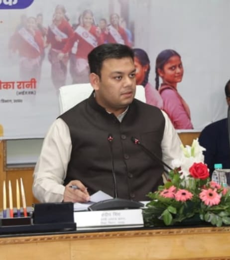 बेसिक शिक्षा मंत्री संदीप सिंह