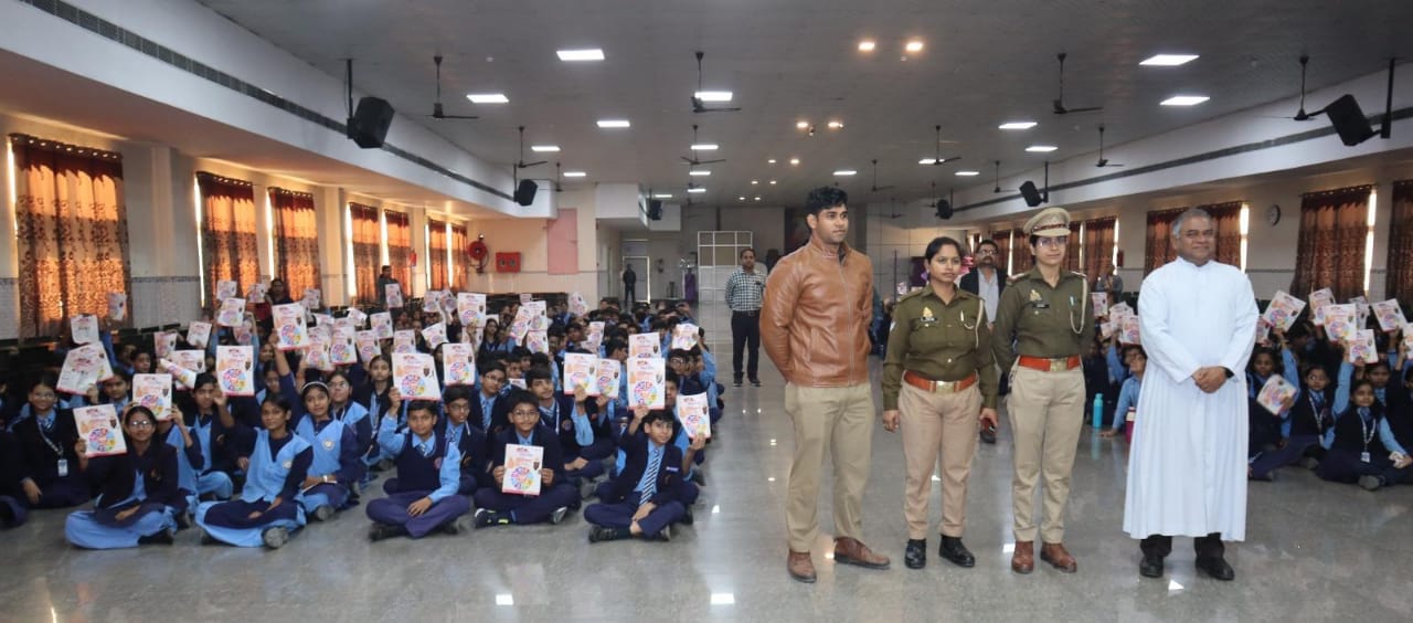 साइबर अपराधी भय और तकनीक का गलत उपयोग कर युवाओं को करते हैं ब्लैकमेल