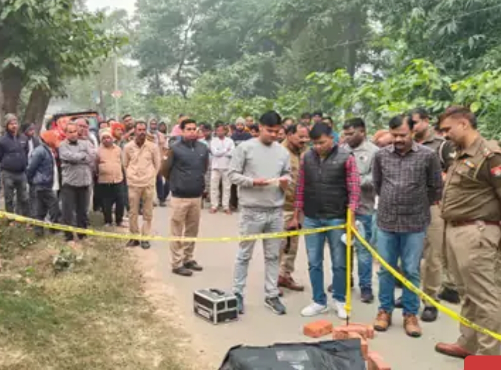 घटनास्थल पर पुलिस