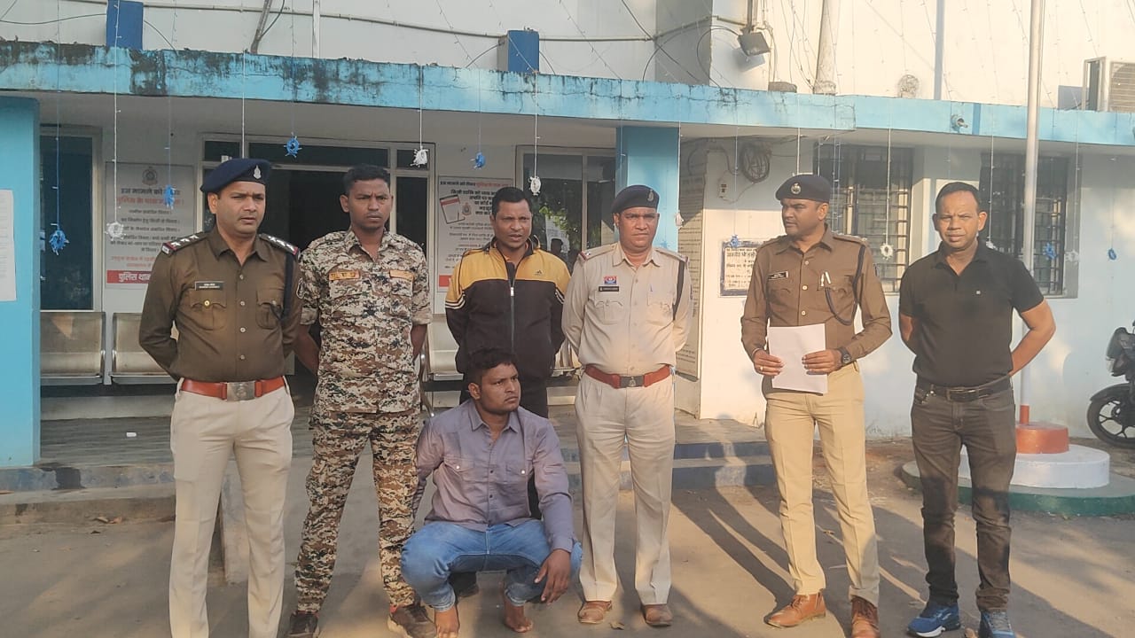 पुलिस के गिरफ्त में आरोपी