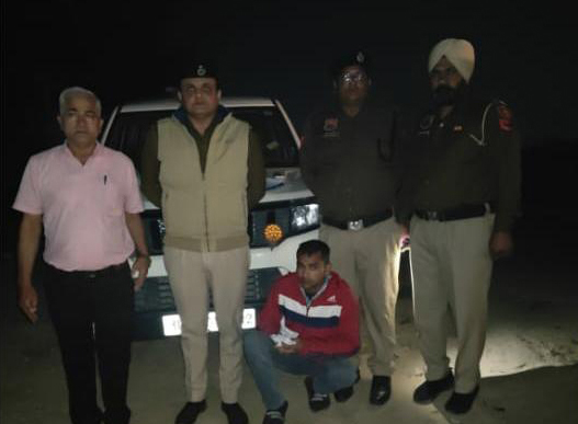 पकड़ा गया हेरोइन तस्कर।