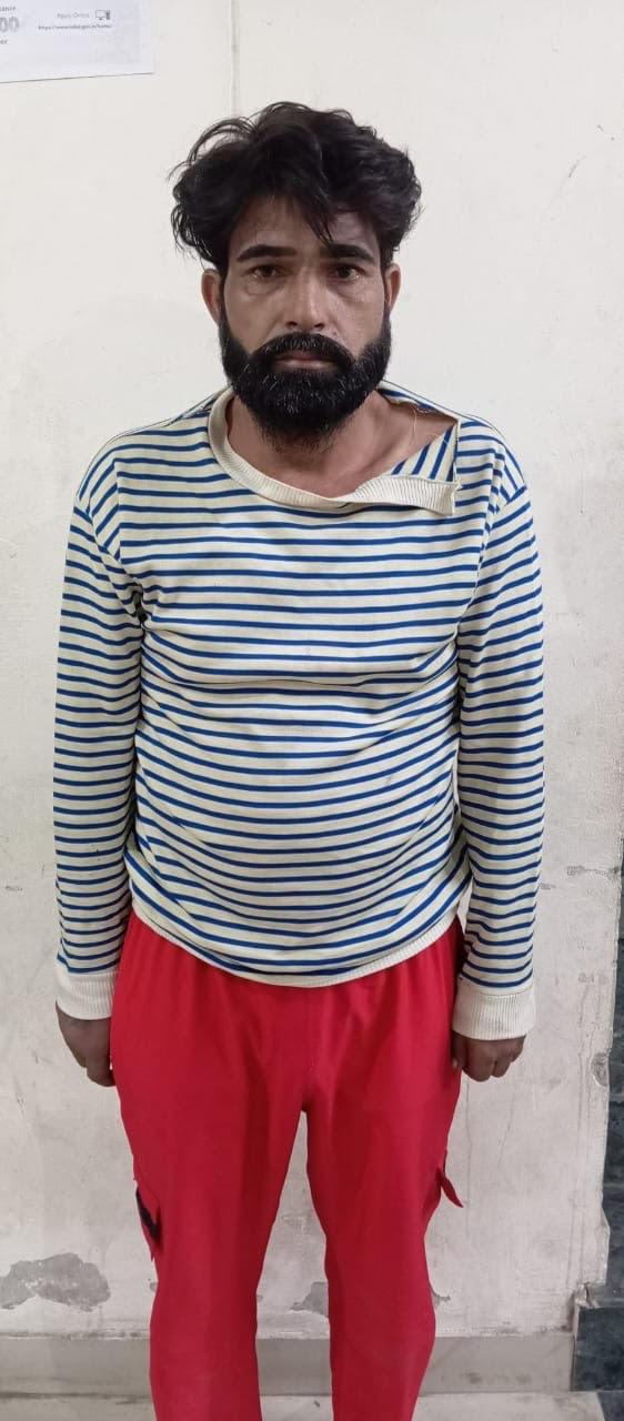 A drug peddler was arrested with 11.72 grams of heroin.