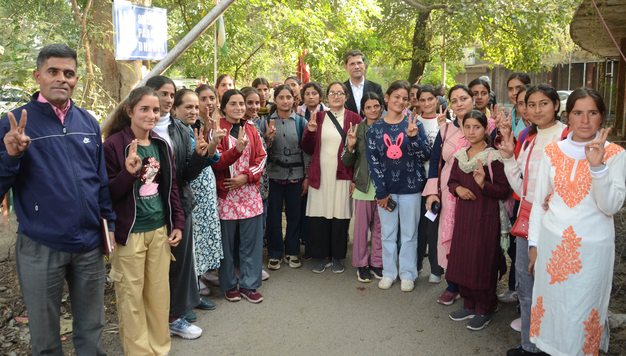 राष्ट्रीय स्तर की कराटे चैम्पियनशिप के लिए में जम्मू कश्मीर की टीम उत्तराखंड रवाना राष्ट्रीय स्तर की कराटे चैम्पियनशिप के लिए में जम्मू कश्मीर की टीम उत्तराखंड रवाना