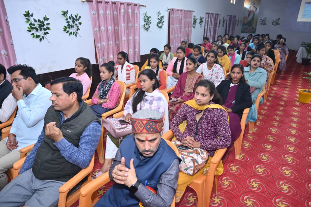 हिन्दी के संवर्धन के लिए भारत की लोकभाषाओं को सहेजने पर बल:डॉ. विद्याबिन्दु सिंह हिन्दी के संवर्धन के लिए भारत की लोकभाषाओं को सहेजने पर बल:डॉ. विद्याबिन्दु सिंह