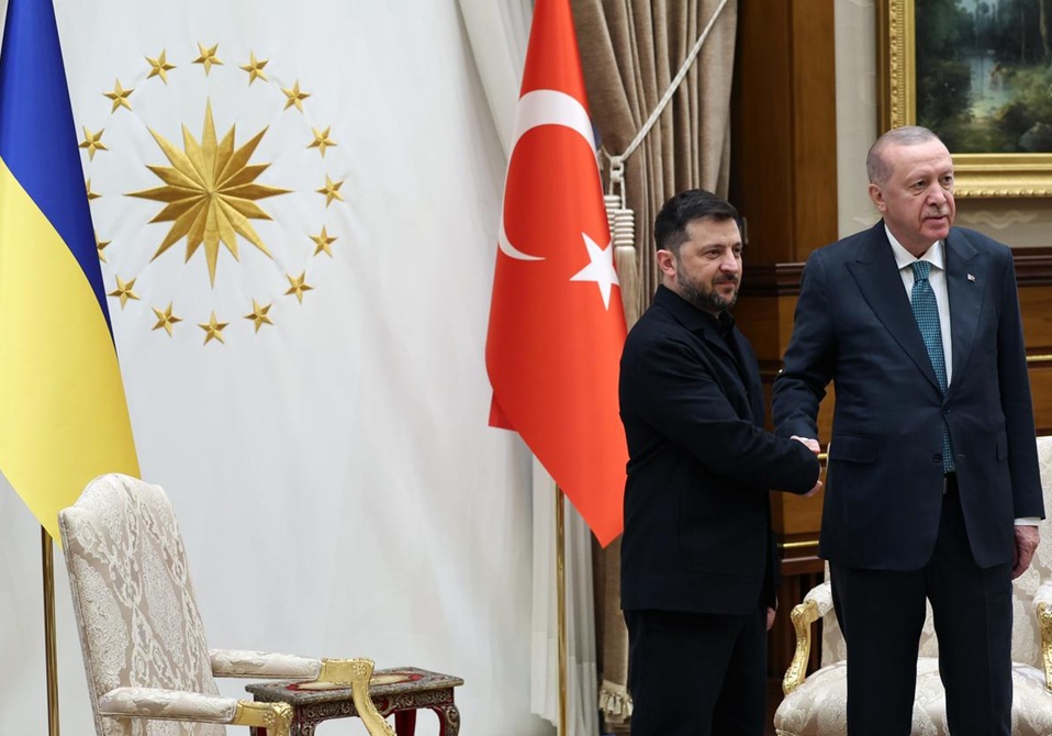 अंकारा में  यूक्रेन के राष्ट्रपति व्लादिमीर जेलेंस्की और तुर्किये के राष्ट्रपति रेसेप तैयप एर्दोगन। फोटो सौजन्य - तुर्किये का राष्ट्रपति कार्यालय