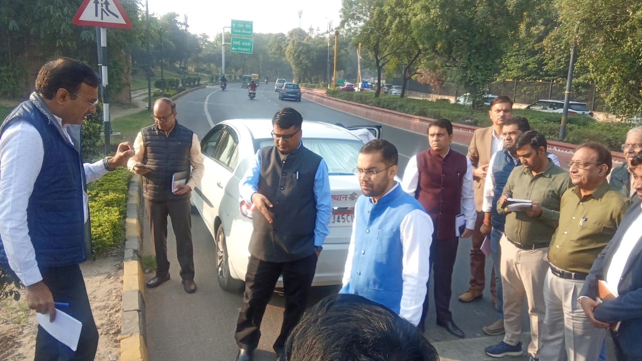 निगम आयुक्त डाॅ. गौरव सैनी ने ’प्रवासी राजस्थानी दिवस’ एवं ‘खेलो इंडिया यूनिवर्सिटी गेम्स’ के मद्देनजर तैयारियों का किया व्यापक निरीक्षण निगम आयुक्त डाॅ. गौरव सैनी ने ’प्रवासी राजस्थानी दिवस’ एवं ‘खेलो इंडिया यूनिवर्सिटी गेम्स’ के मद्देनजर तैयारियों का किया व्यापक निरीक्षण