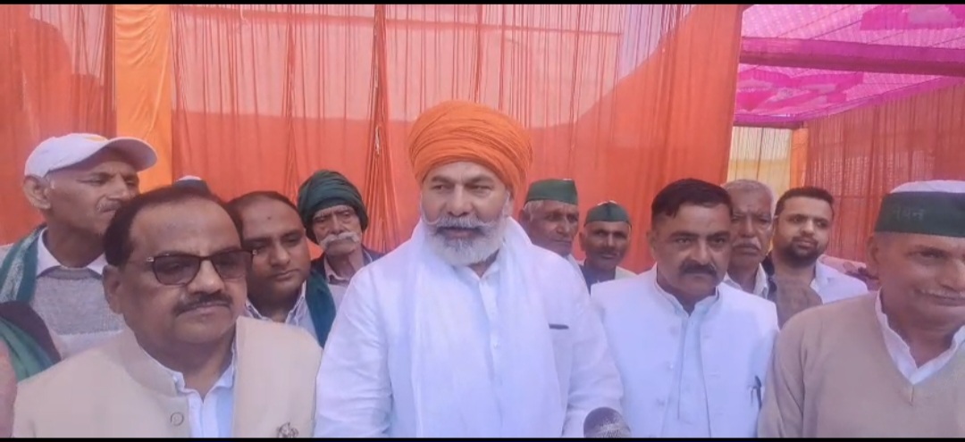 सरकार बात ज्यादा करती है और काम कम करती है - टीकैत