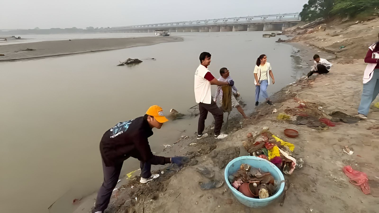 कार्यक्रम के दौरान लिया गया छायाचित्र कार्यक्रम के दौरान लिया गया छायाचित्र
