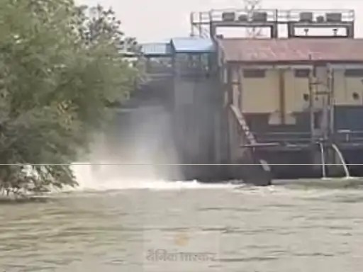 कोरबा सीएसईबी प्लांट में स्टॉप डैम का तटबंध टूटा, पानी घुसने से विद्युत उत्पादन ठप