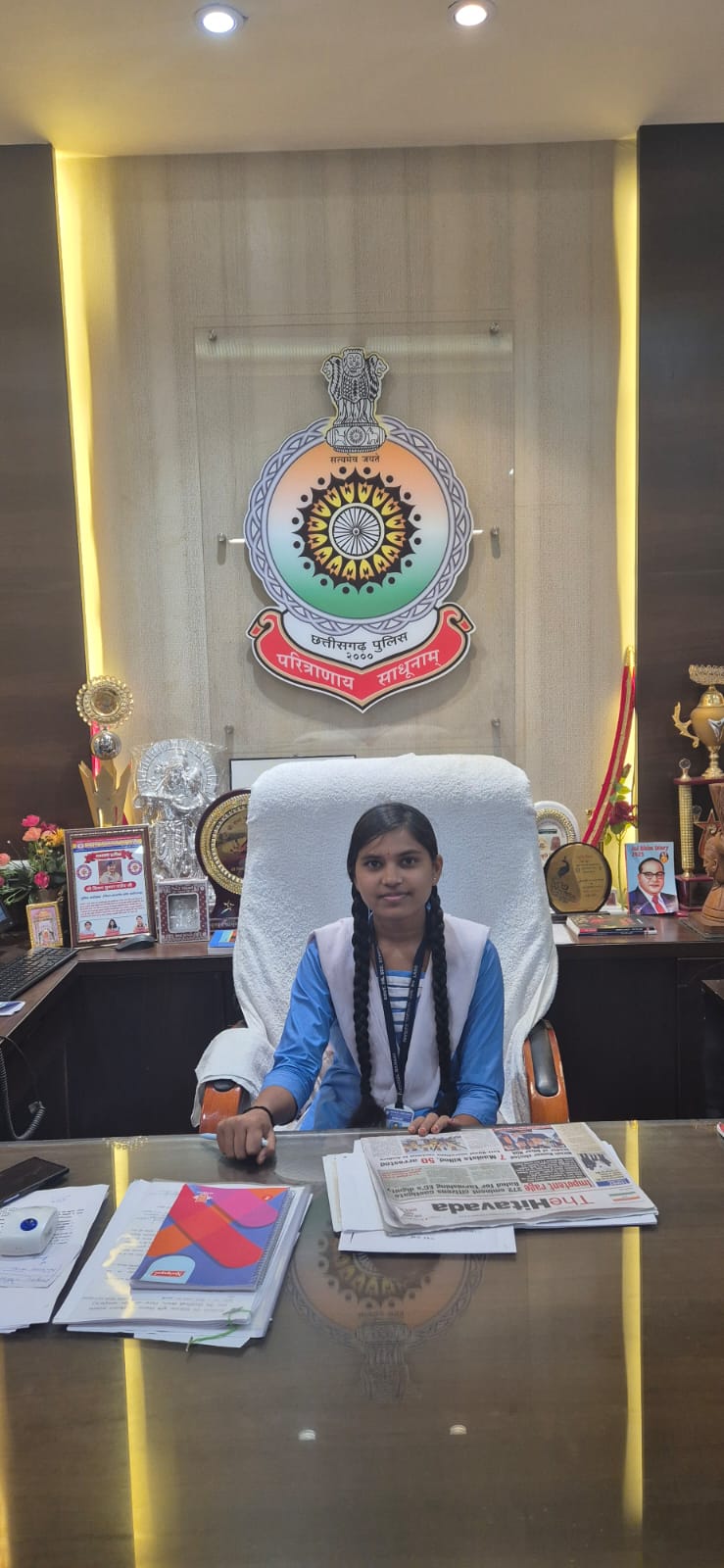 जांजगीर-चांपा पुलिस ने अंतरराष्ट्रीय बाल दिवस पर निभाई अनूठी पहल, कक्षा 12वीं की छात्रा बनी 15 मिनट की SP जांजगीर-चांपा पुलिस ने अंतरराष्ट्रीय बाल दिवस पर निभाई अनूठी पहल, कक्षा 12वीं की छात्रा बनी 15 मिनट की SP