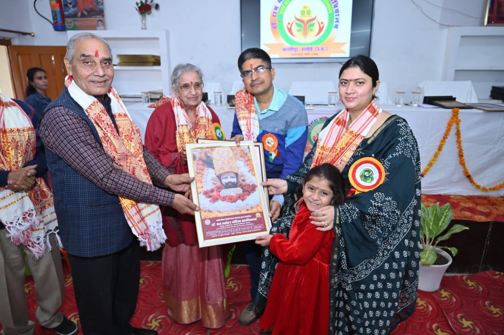 हिन्दी के संवर्धन के लिए भारत की लोकभाषाओं को सहेजने पर बल:डॉ. विद्याबिन्दु सिंह हिन्दी के संवर्धन के लिए भारत की लोकभाषाओं को सहेजने पर बल:डॉ. विद्याबिन्दु सिंह