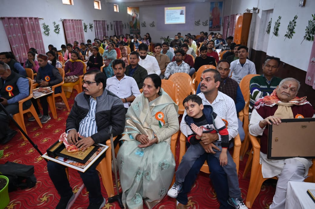 हिन्दी के संवर्धन के लिए भारत की लोकभाषाओं को सहेजने पर बल:डॉ. विद्याबिन्दु सिंह हिन्दी के संवर्धन के लिए भारत की लोकभाषाओं को सहेजने पर बल:डॉ. विद्याबिन्दु सिंह