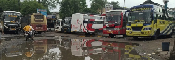 खरगोन  : 15 साल पुरानी बसों पर लगाया बैन पर बेधड़क दौड़ रहीं सड़कों पर