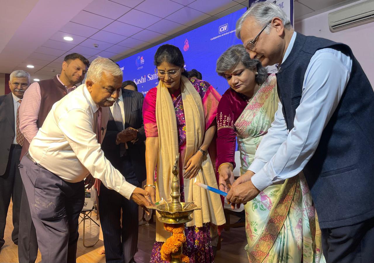 काशी संवाद कार्यक्रम में केन्द्रीय मंत्री