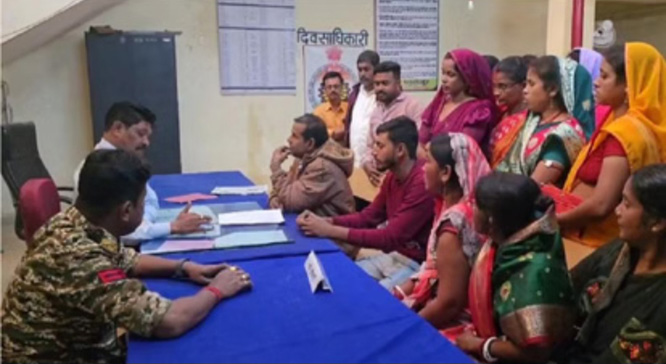 बिहान  समूह की महिलाओं ने थाने में की शिकायत