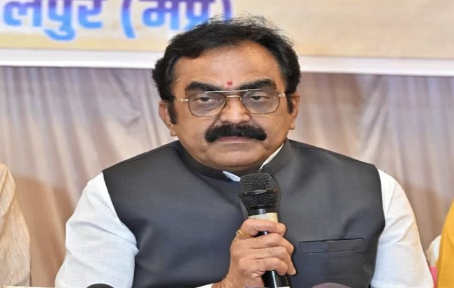 लोक निर्माण मंत्री राकेश सिंह (फाइल फोटो)