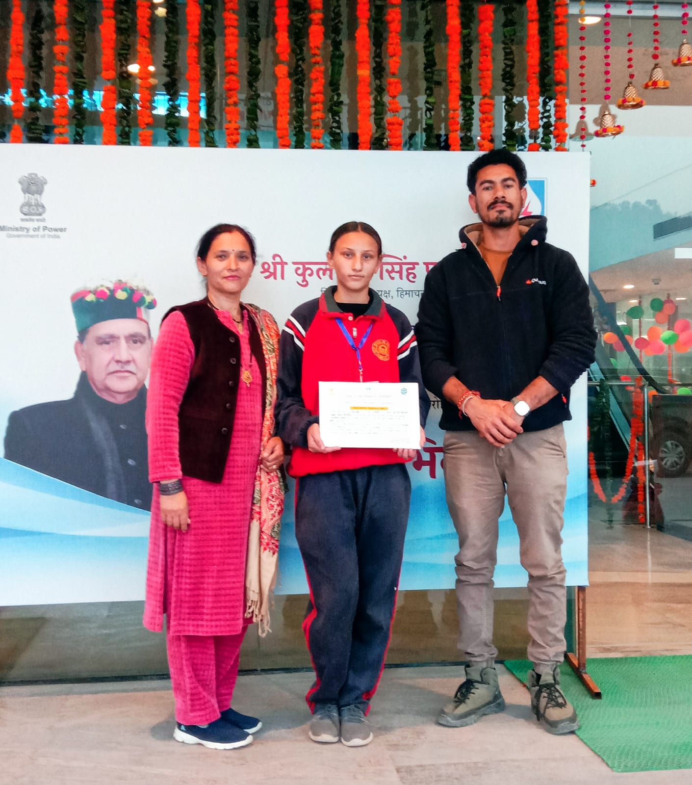 नारग की छात्रा प्रियांशी पंवर ने जीता राज्य स्तर पर 30,000 रुपए का नगद पुरस्कार, राष्ट्रीय स्तर के लिए चयन