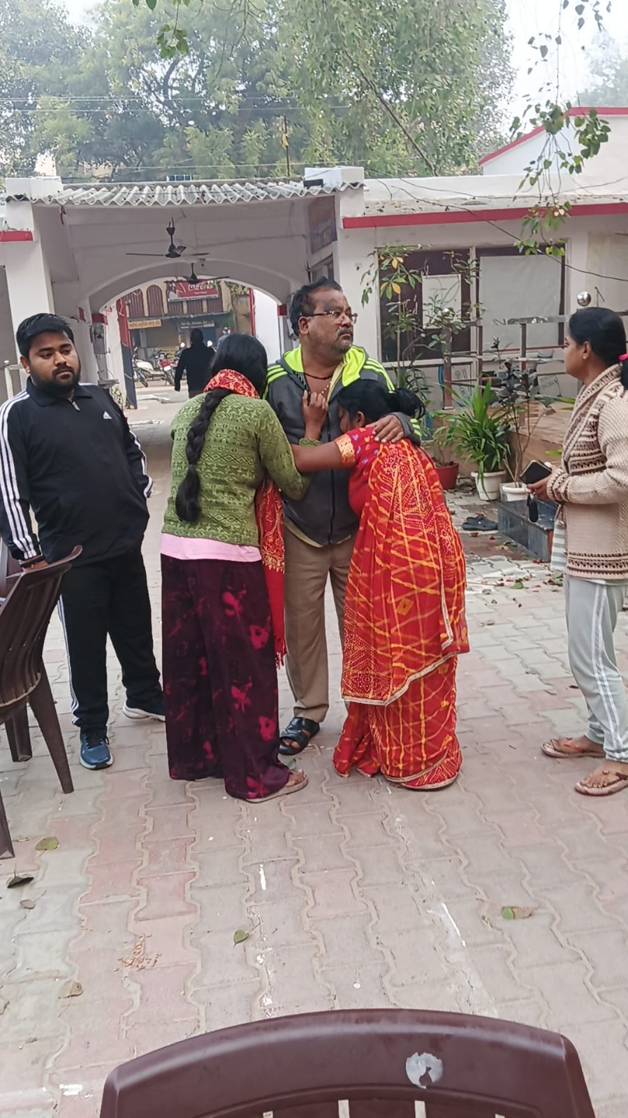 घटना स्थल पर रोते बिलखते परिजन