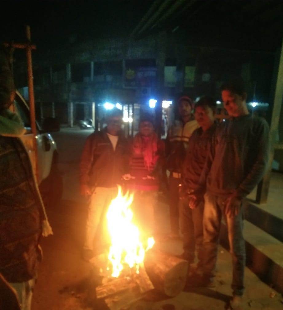 रात में अलाव की व्यवस्था शुरु