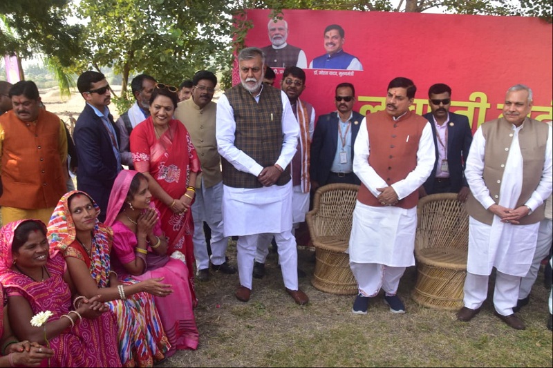 भावांतर के किसानों, पशुपालकों और लखपति दीदियों से किया संवाद