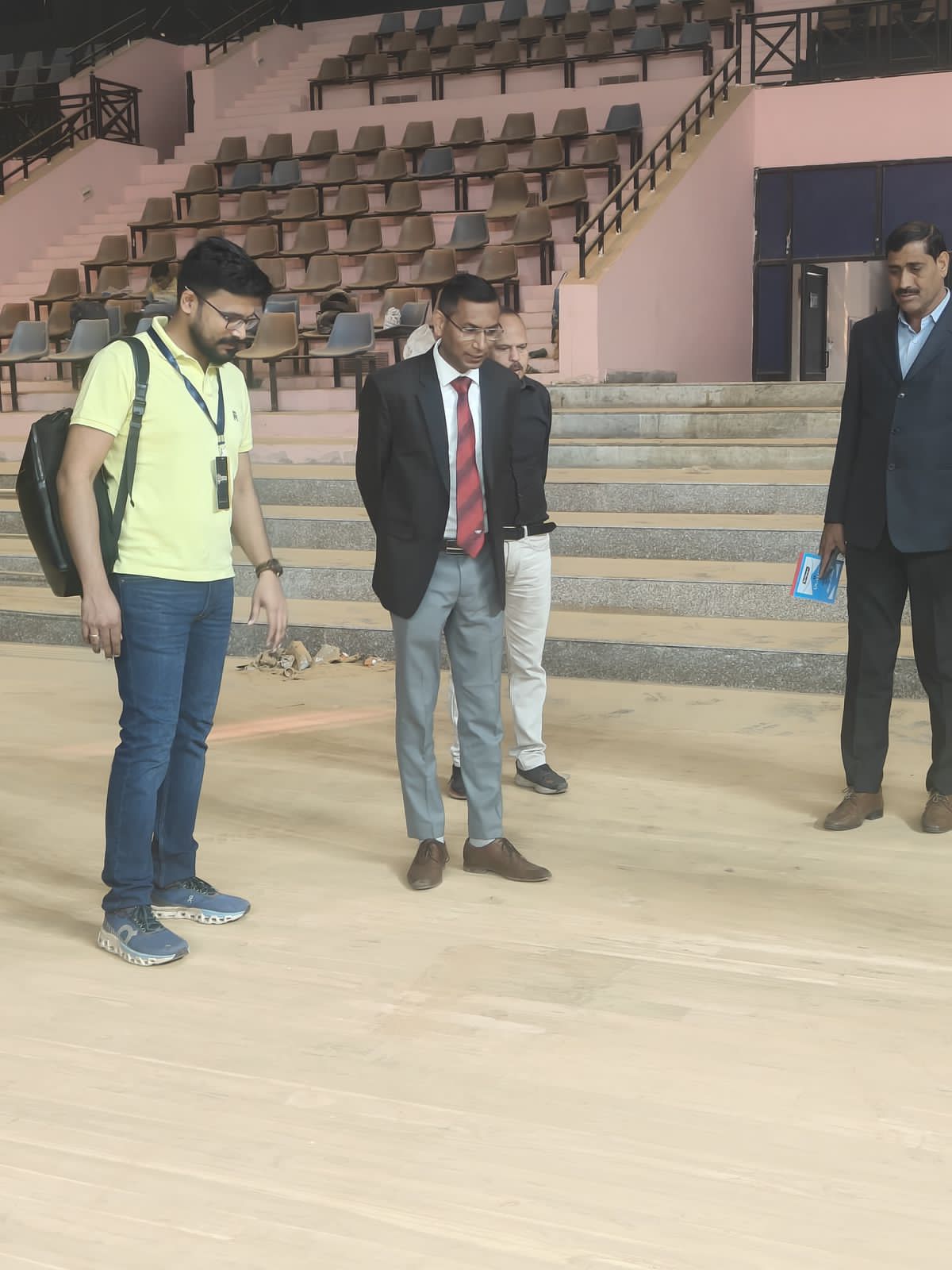 शासन सचिव डा. नीरज के. पवन ने  खेल मैदानों का  किया   निरीक्षण