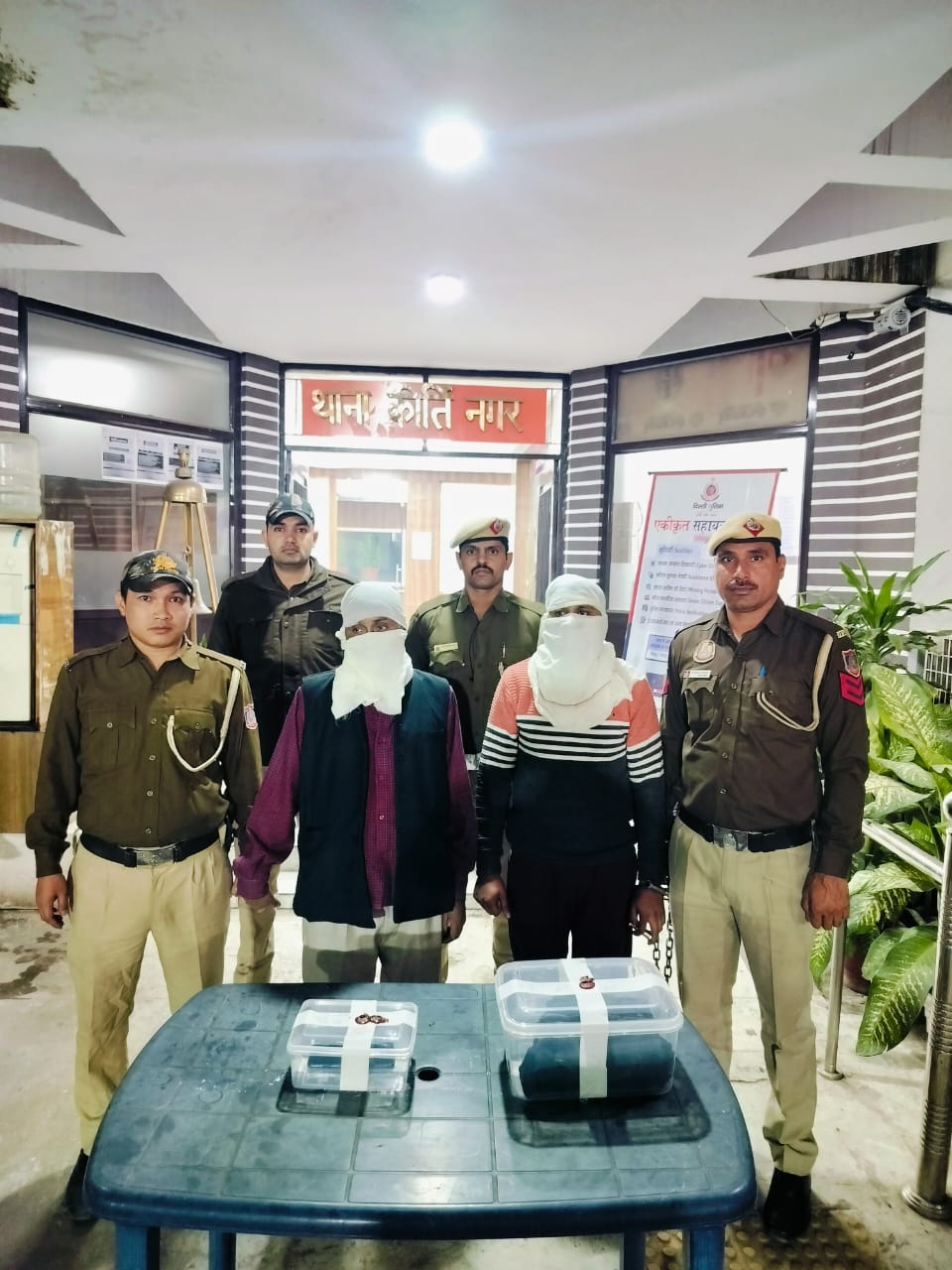 हत्या के मामले में गिरफ्तार आरोपितों की फोटो