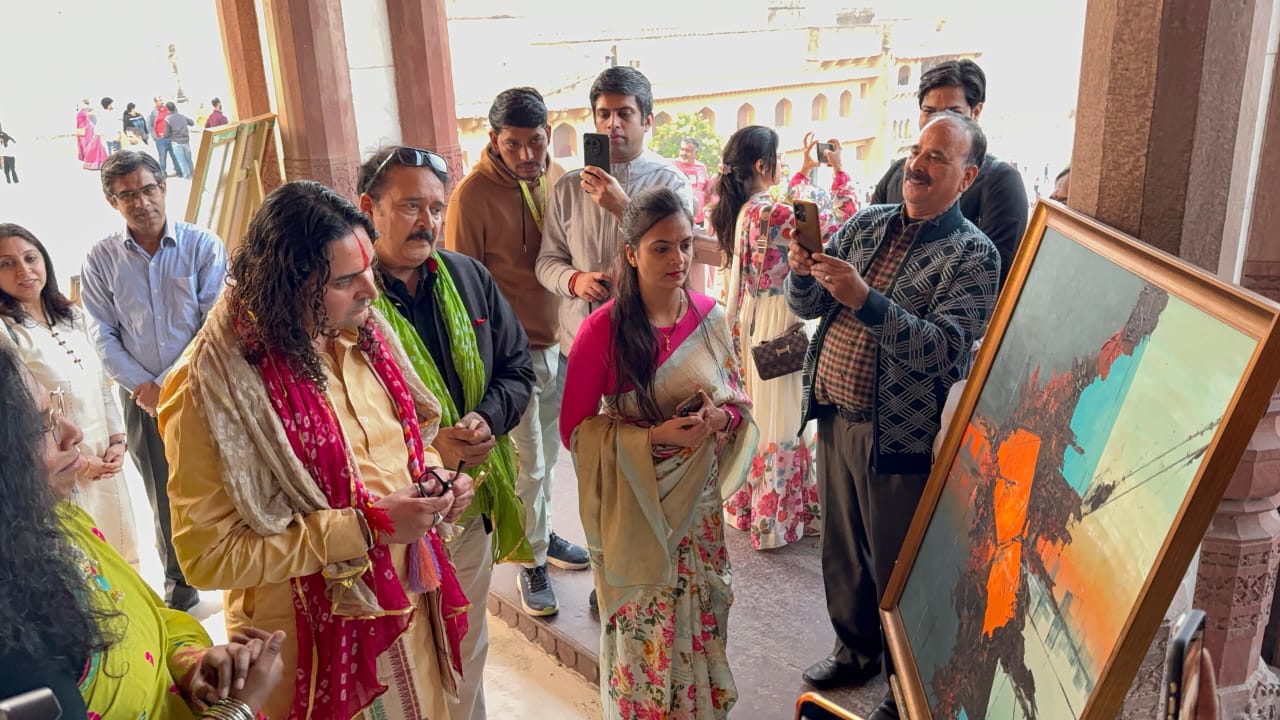 आमेर महल में जयपुर हेरिटेज फोटो व पेंटिंग एग्जीबिशन की हुई शुरुआत आमेर महल में जयपुर हेरिटेज फोटो व पेंटिंग एग्जीबिशन की हुई शुरुआत