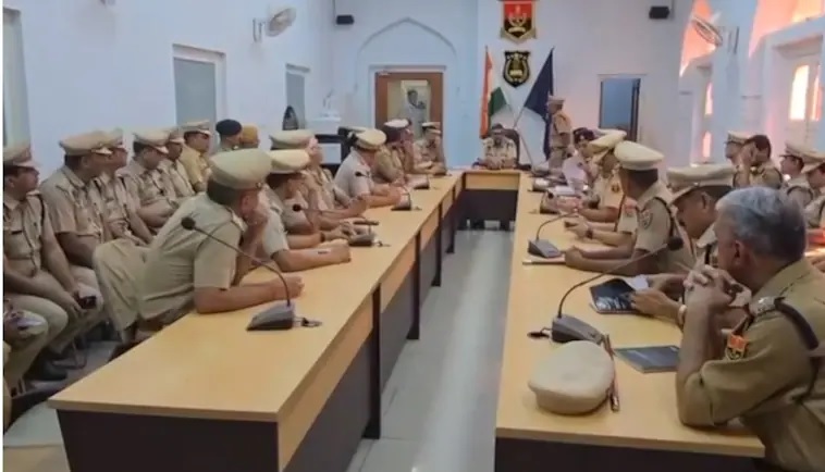 बीस से ज्यादा चालान हुए तो लाइसेंस रद्द सहित दर्ज होगा मुकदमा:स्पेशल पुलिस कमिश्नर बीस से ज्यादा चालान हुए तो लाइसेंस रद्द सहित दर्ज होगा मुकदमा:स्पेशल पुलिस कमिश्नर